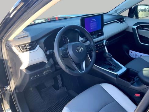 Used 2023 Toyota RAV4 XLE Premium AWD/4WD image 18