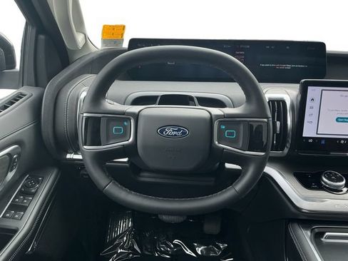 Certified 2026 Ford Expedition Platinum w/ Driver's Package AWD/4WD image 13