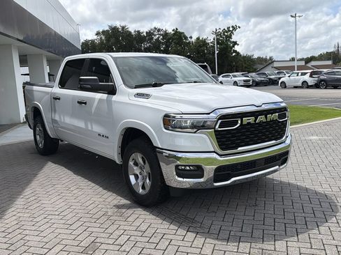 Used 2025 RAM 1500 Big Horn AWD/4WD image 7