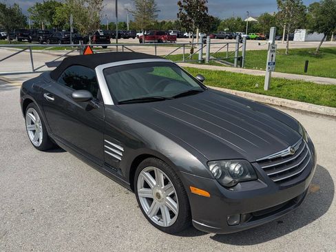 Used 2005 Chrysler Crossfire Limited image 8