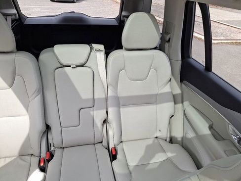 Used 2022 Volvo XC90 T5 Momentum w/ Advanced Package image 20