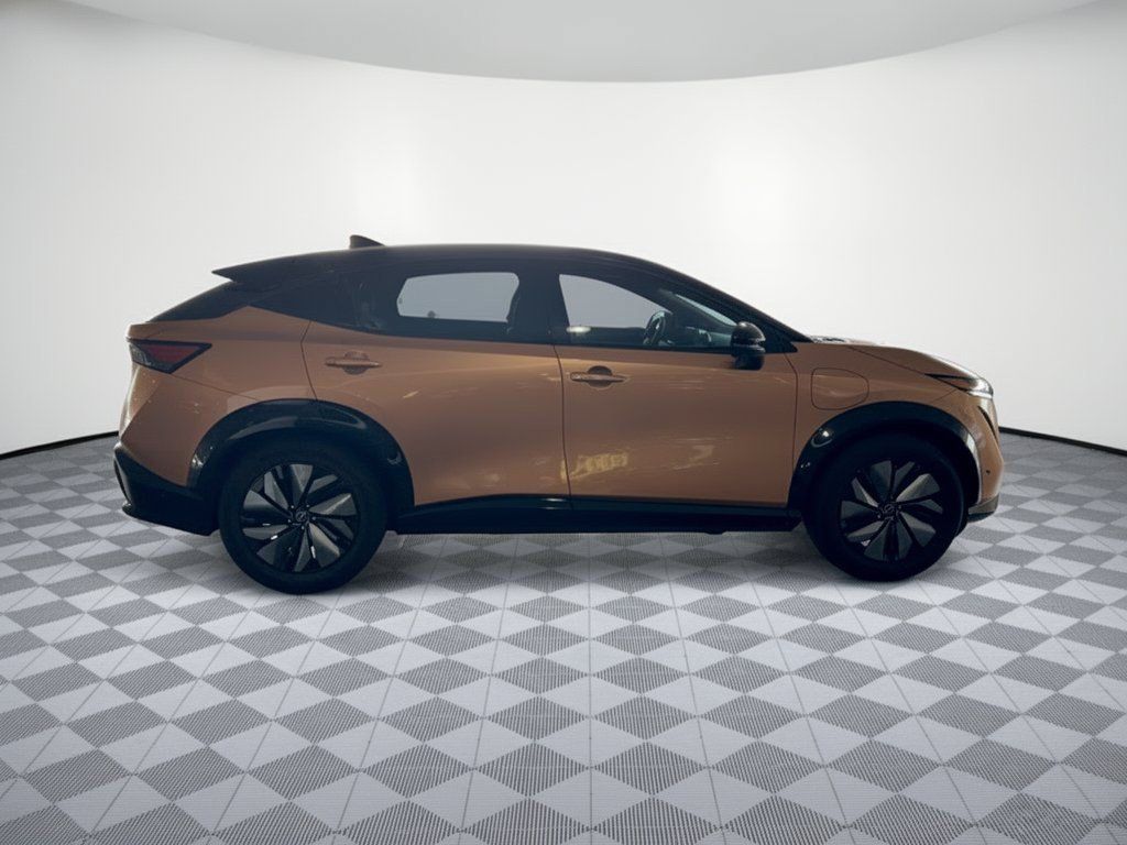 Used 2024 Nissan Ariya AWD image 6