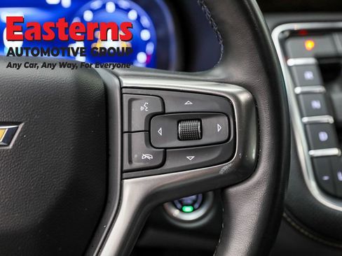 Used 2023 Chevrolet Suburban Premier image 16