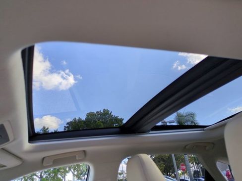 Used 2017 Lexus RX 450h AWD image 18