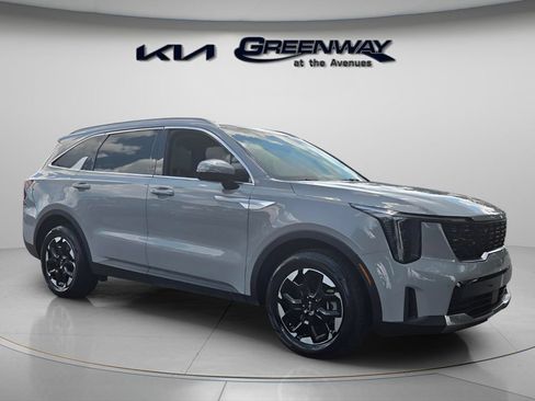 Certified 2025 Kia Sorento S w/ Panoramic Sunroof Package FWD image 1