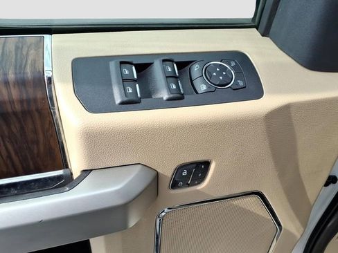 Used 2020 Ford F150 Lariat image 25