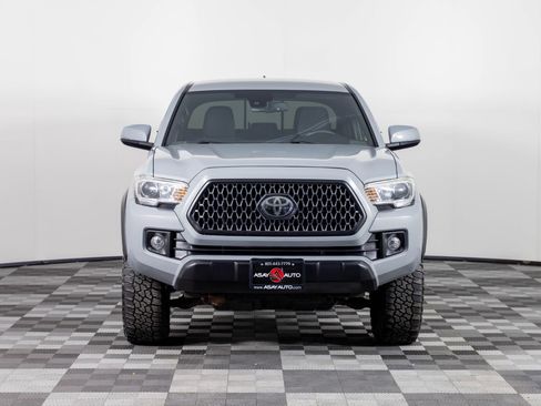 Used 2018 Toyota Tacoma TRD Off-Road w/ Technology Package image 12