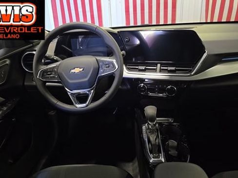 New 2026 Chevrolet Trax LT w/ LT Convenience Package FWD image 20