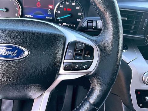Used 2022 Ford Explorer XLT w/ Equipment Group 202A AWD/4WD image 16