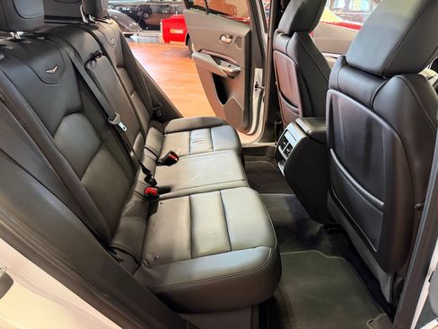Used 2023 Cadillac XT4 Luxury w/ Cold Weather Package AWD/4WD image 27