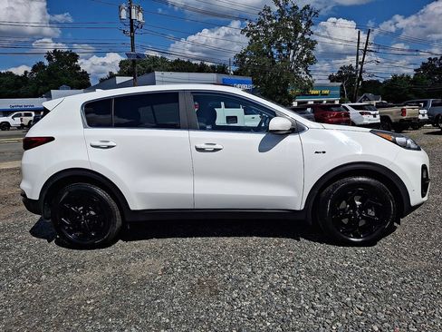 Used 2020 Kia Sportage LX AWD/4WD image 9
