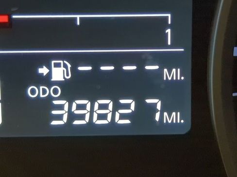 Used 2022 Nissan Kicks S image 16