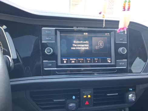 Used 2019 Volkswagen Jetta SE image 4