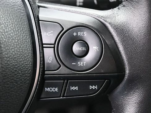 Used 2022 Toyota RAV4 XLE w/ Convenience Package image 19