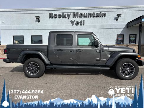 Used 2023 Jeep Gladiator Overland image 2