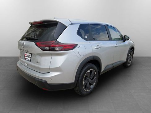 Used 2024 Nissan Rogue SV FWD image 7