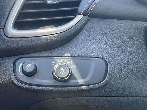 Used 2018 Chevrolet Trax LT w/ LT Convenience Package image 33