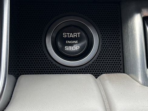 Used 2016 Land Rover Range Rover HSE image 40