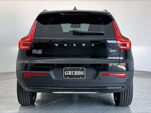 New 2026 Volvo XC40 B5 Core w/ Protection Package Premier AWD/4WD image 4