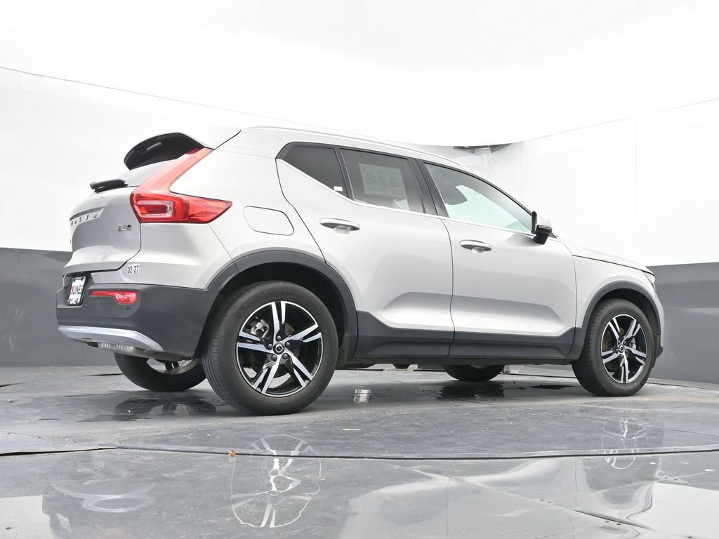 Used 2024 Volvo XC40 B5 Core AWD/4WD image 42