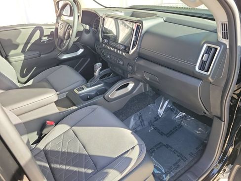 New 2026 Nissan Frontier SV w/ Tow Package AWD/4WD image 11