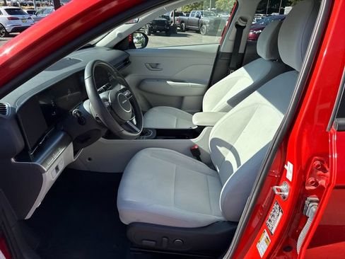 Used 2025 Hyundai Kona SEL AWD/4WD image 14