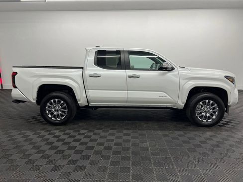 Used 2024 Toyota Tacoma Limited image 7