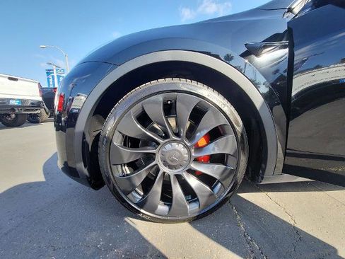 Used 2023 Tesla Model Y Performance image 30
