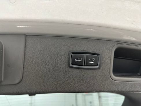 Used 2021 Porsche Macan AWD/4WD image 29