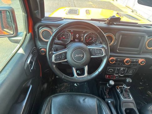 Used 2018 Jeep Wrangler Unlimited Rubicon AWD/4WD image 2