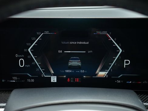 Used 2023 BMW X7 M60i image 13