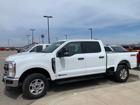 Used 2025 Ford F250 XLT w/ FX4 Off-Road Package image 2