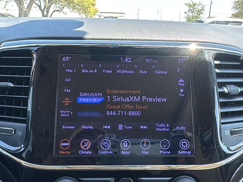 Used 2020 Jeep Grand Cherokee Limited w/ Luxury Group II image 18