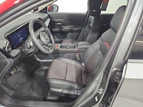 New 2026 Nissan Kicks SR w/ SR Premium Package AWD/4WD image 10