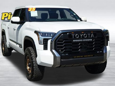 Used 2024 Toyota Tundra Platinum AWD/4WD image 2