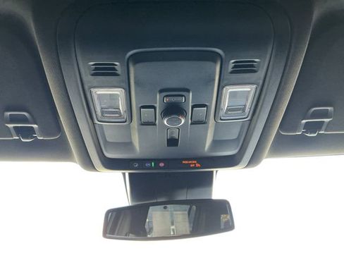 Certified 2025 Chevrolet Suburban Premier AWD/4WD image 25