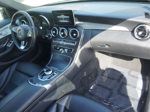 Used 2018 Mercedes-Benz C 300 4MATIC Sedan image 34