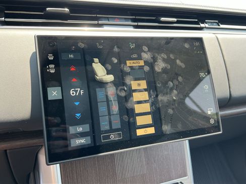 Used 2025 Land Rover Range Rover Autobiography AWD/4WD image 18
