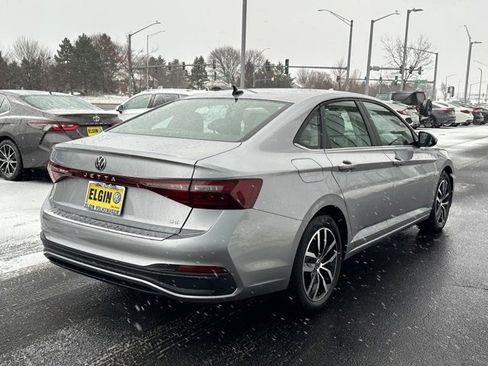 Certified 2025 Volkswagen Jetta SE image 6