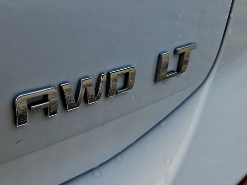Used 2024 Chevrolet Equinox LT AWD/4WD image 30