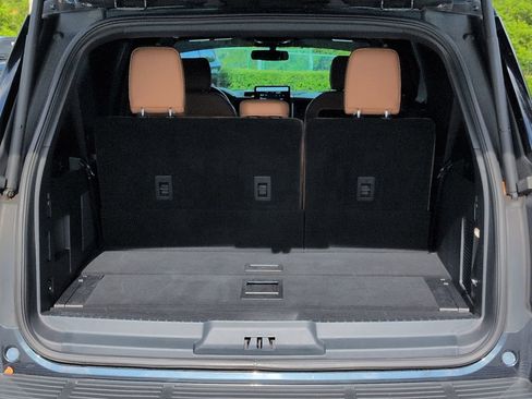 Used 2024 Ford Expedition Max Platinum AWD/4WD image 12