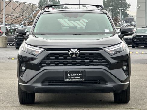 Used 2023 Toyota RAV4 XLE Premium image 10