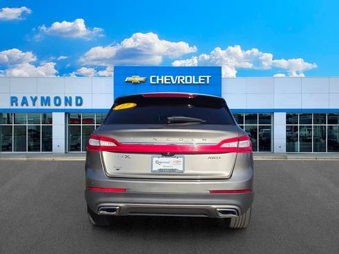 Used 2017 Lincoln MKX Select w/ Select Plus Package AWD/4WD image 4