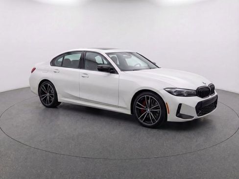 Used 2023 BMW 330i Sedan w/ M Sport Package image 3