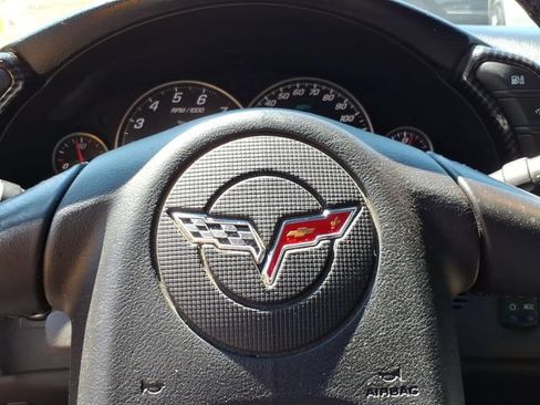 Used 2005 Chevrolet Corvette Convertible w/ Preferred Equipment Group RWD image 18