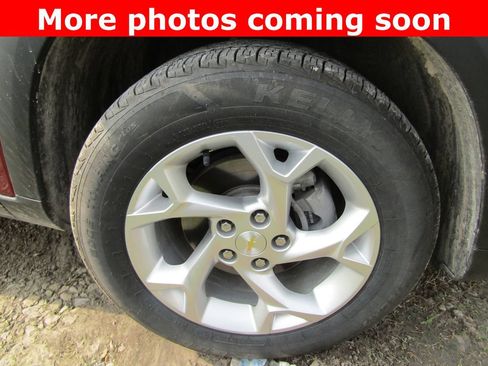 Used 2024 Chevrolet Trax LS w/ LS Convenience Package FWD image 9