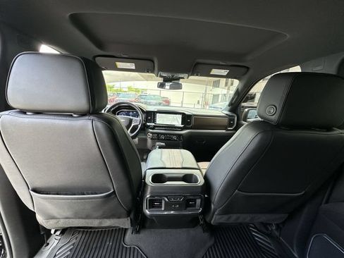 Used 2023 Chevrolet Silverado 1500 High Country w/ Z71 Off-Road Package AWD/4WD image 29