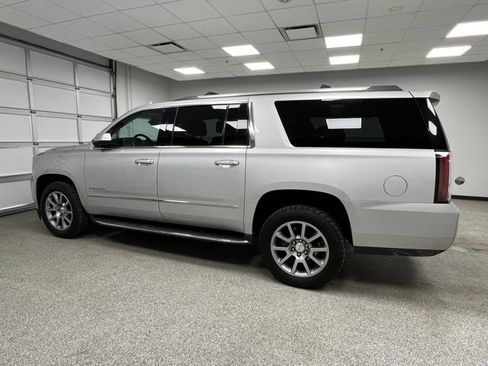 Used 2020 GMC Yukon XL Denali image 6