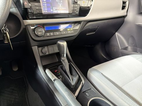Used 2015 Toyota Corolla LE FWD image 24
