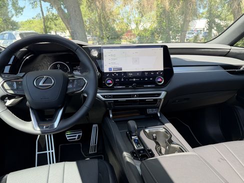 Used 2026 Lexus RX 500h F Sport w/ Appearance Package AWD/4WD image 28